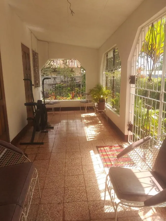 15 Min From The Airport In Kingston Jamaica Apartment Homestay